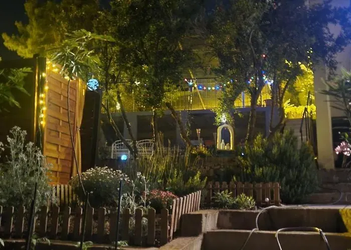 Apartment Jungle Jam