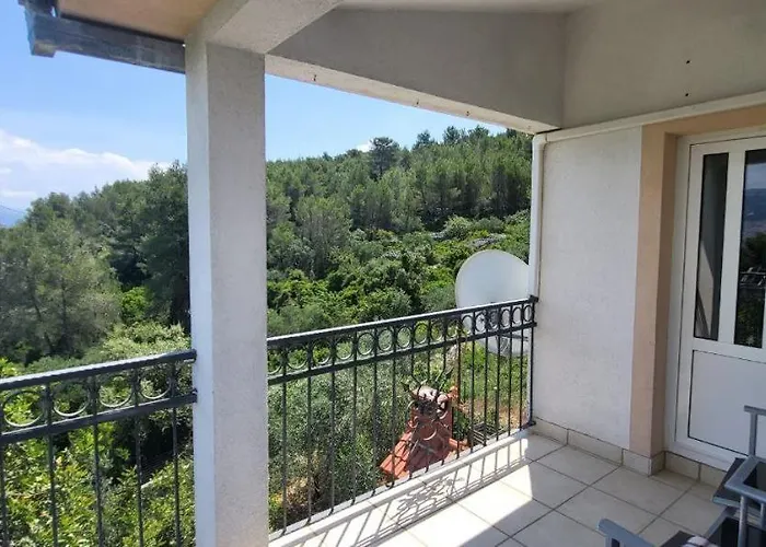 Jungle Jam Apartment *